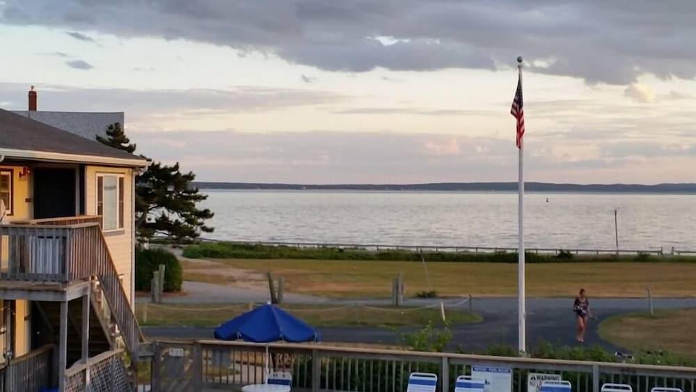 Mariner's Point Resort photo 44
