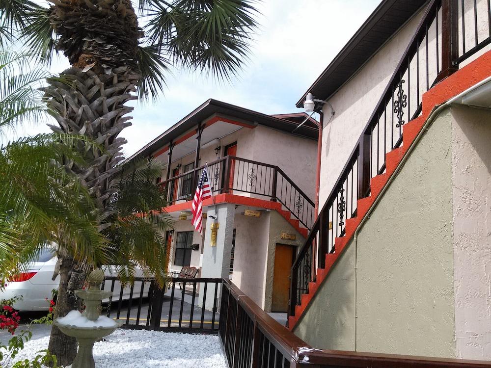 Merida Inn and Suites photo 35