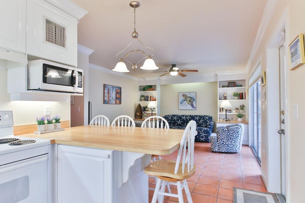 Tortuga Inn Beach Resort photo 12