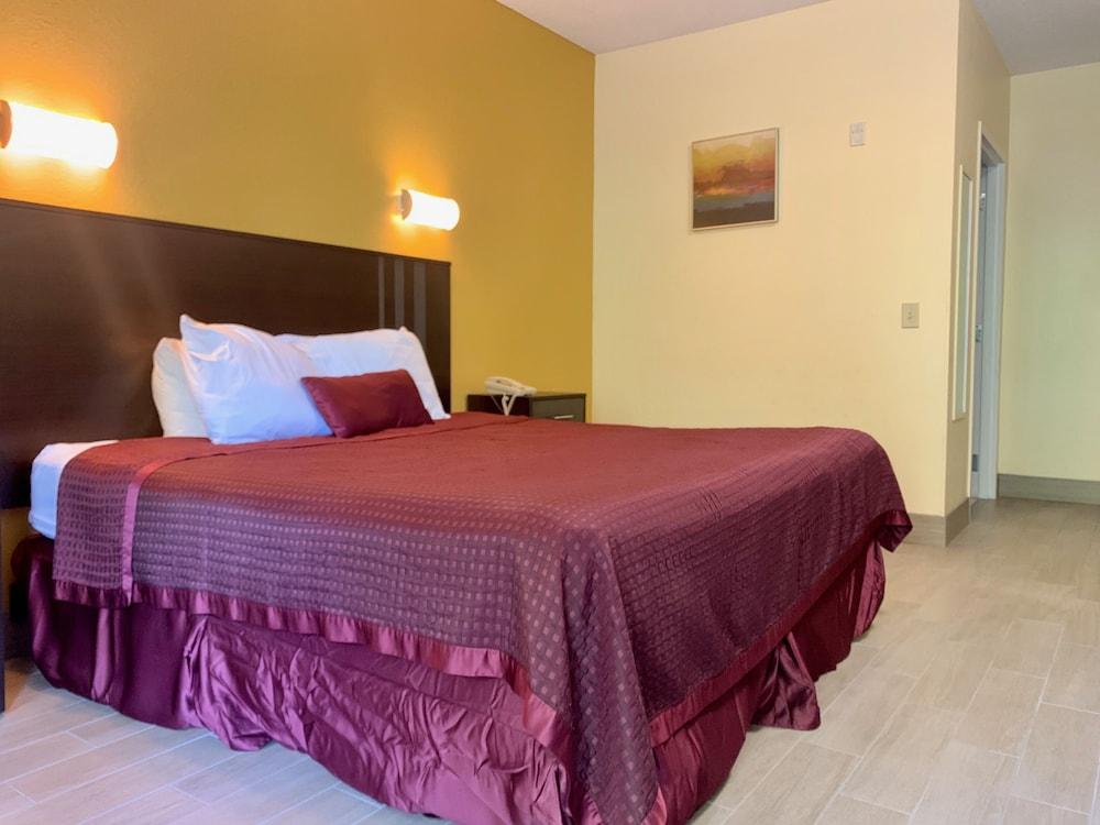 Executive Inn And Suites photo 20