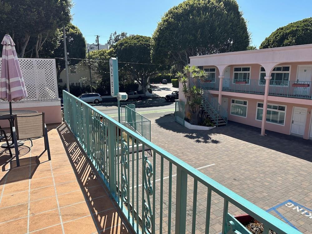 Sea Shore Motel photo 29