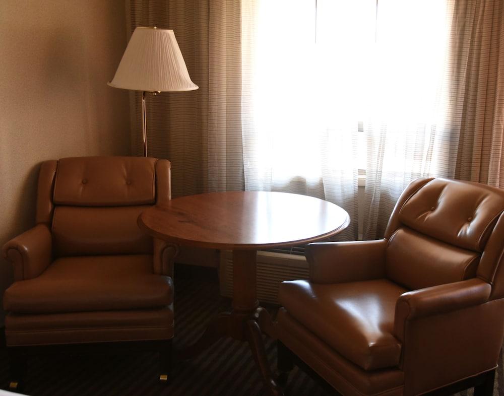 Thunderbird Motel photo 10