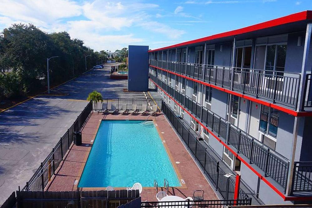 Travelodge by Wyndham Orlando / Heart of International Drive photo 14