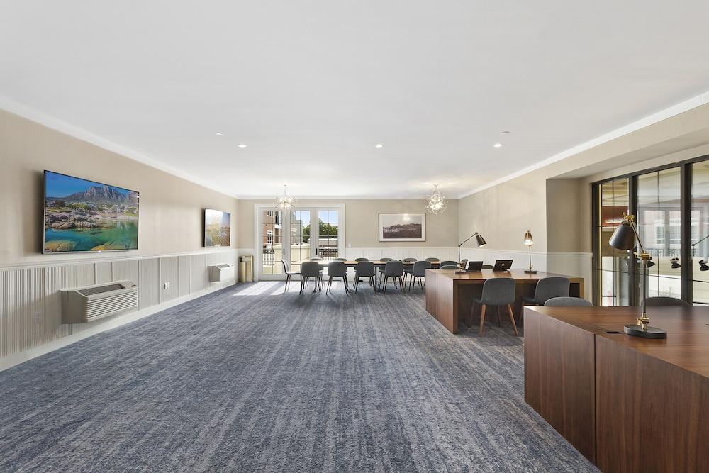 The Vanderbilt Hotel Suites photo 23