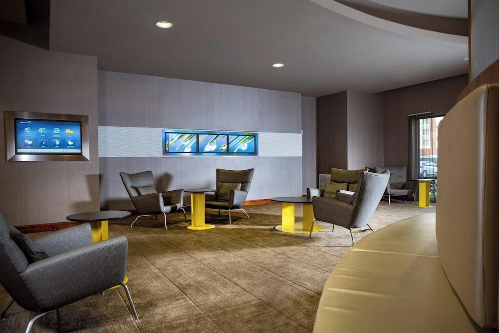 Springhill Suites by Marriott Hampton Coliseum photo 2