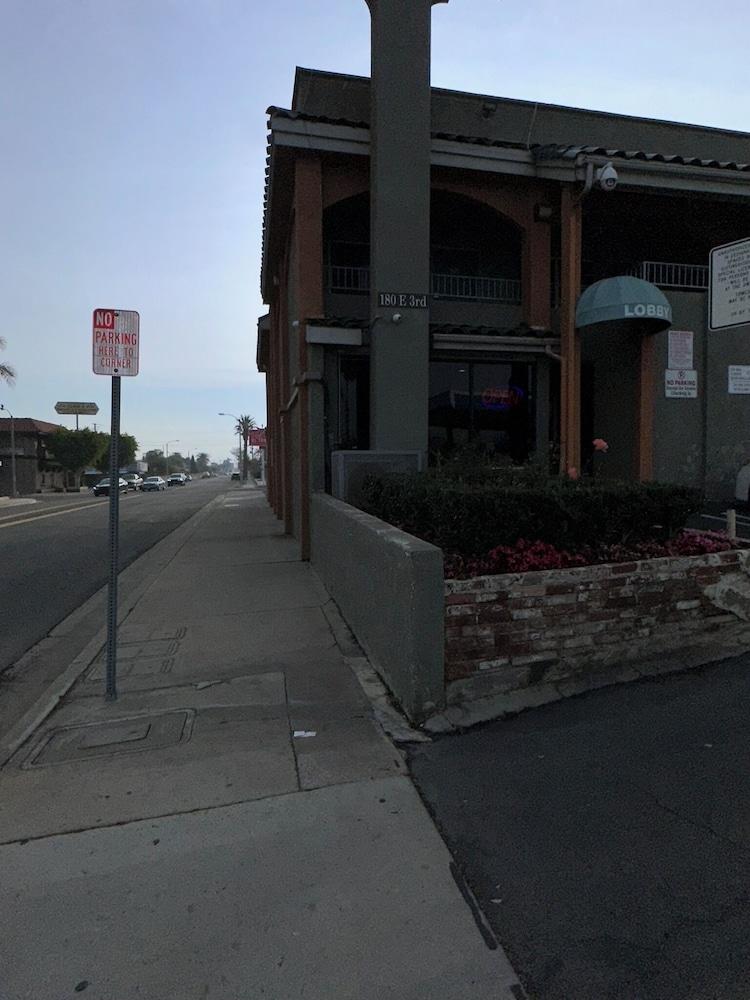 Corona Inn photo 33