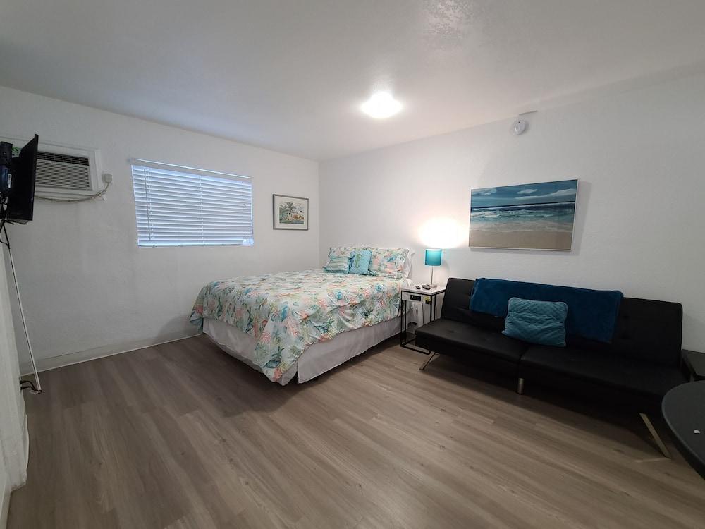 Sun Island Motel photo 84