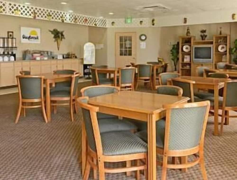 Days Inn by Wyndham Hillsboro TX photo 25