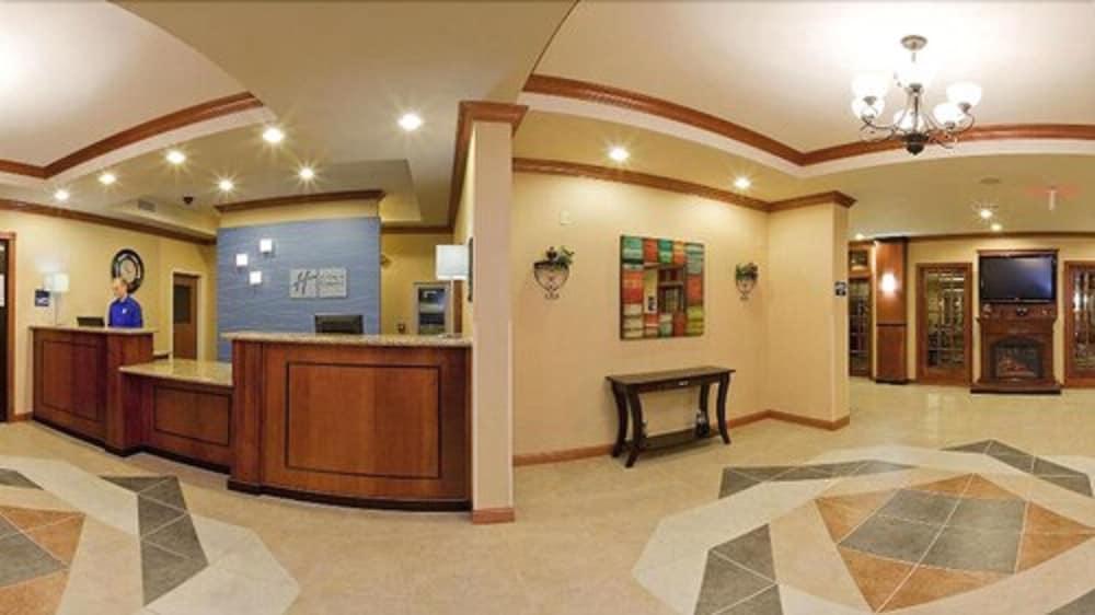 Holiday Inn Express Hotel & Suites ANDERSON NORTH by IHG photo 2