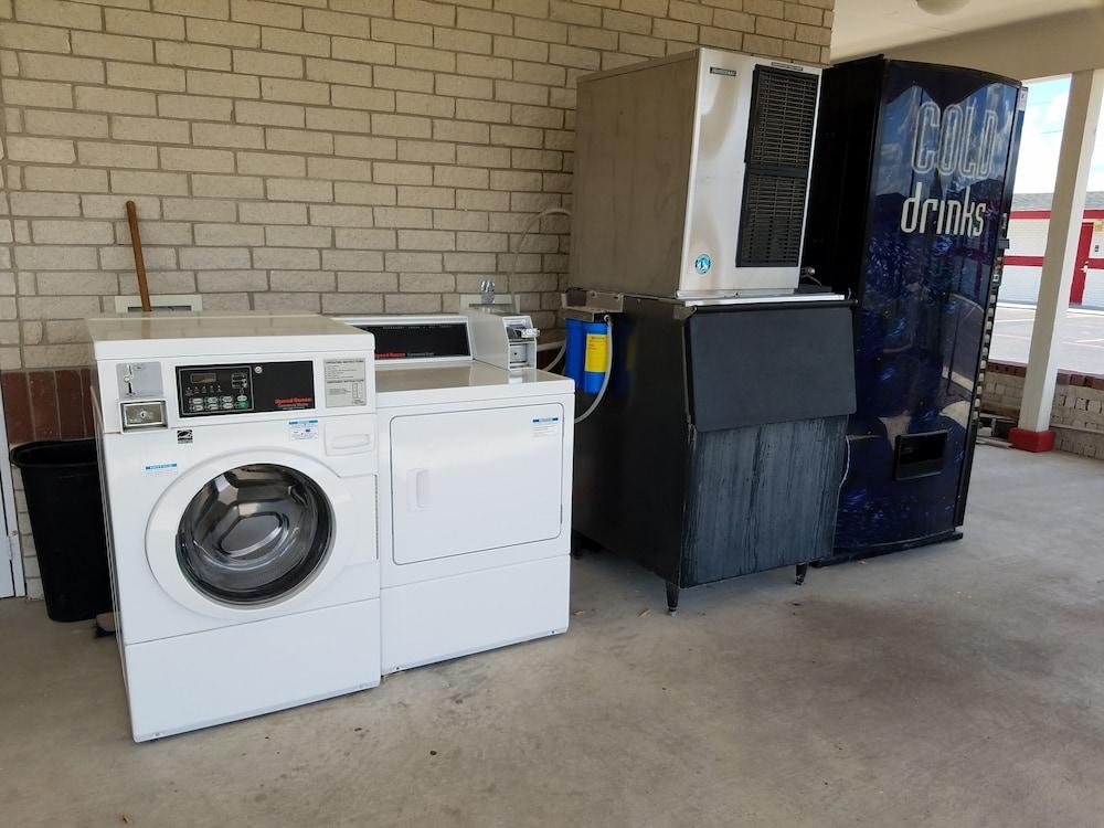 Luxury Inn & RV Park photo 26