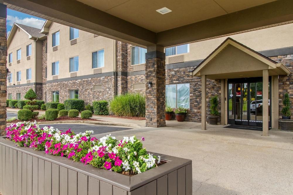 Comfort Suites Danville photo 29