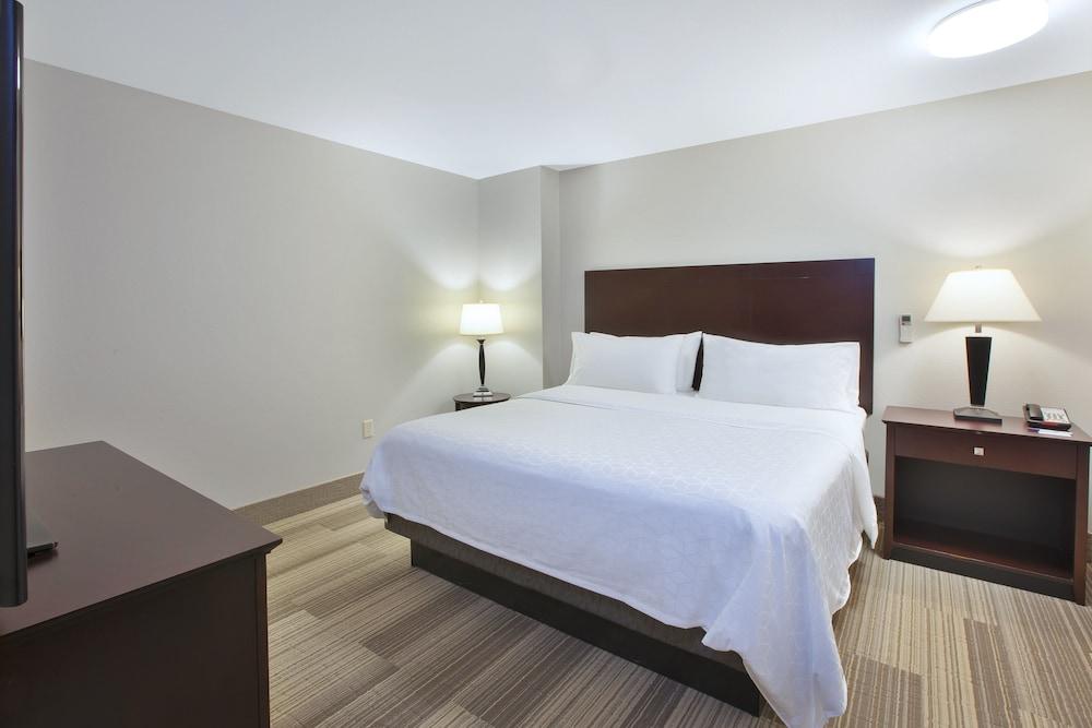 Holiday Inn Express Hotel & Suites Niles by IHG photo 9
