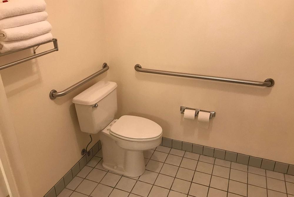 Inn at Lander, Travelodge by Wyndham photo 47