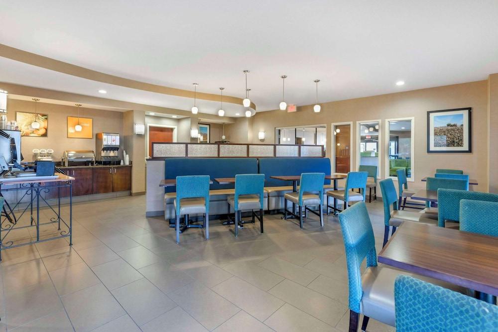 Comfort Suites Blythe photo 40