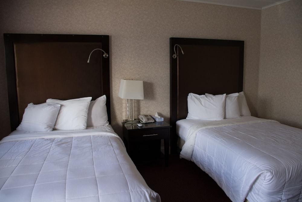 Atlantic Inn & Suites photo 52