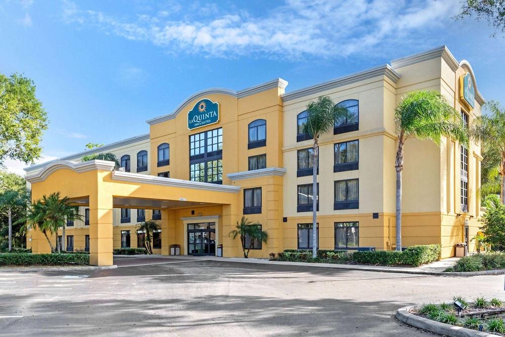 La Quinta Inn & Suites by Wyndham Tampa North I-75 photo 1