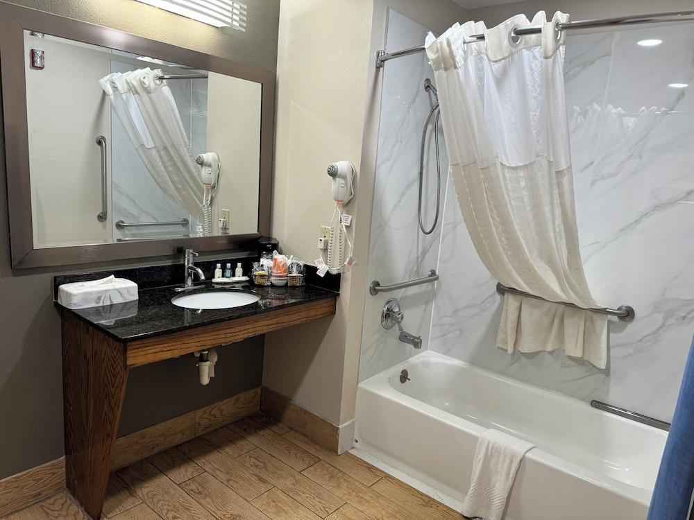 Quality Inn Lagrange East I-85 photo 11