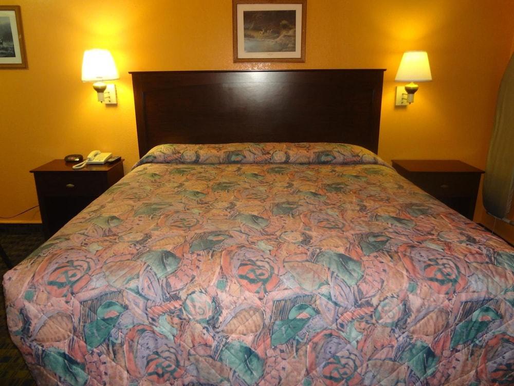 Antlers Inn photo 8
