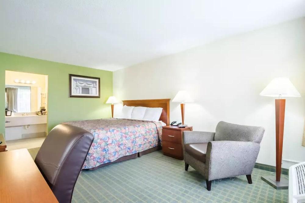 OYO Hotel Greensboro East I 40 photo 4