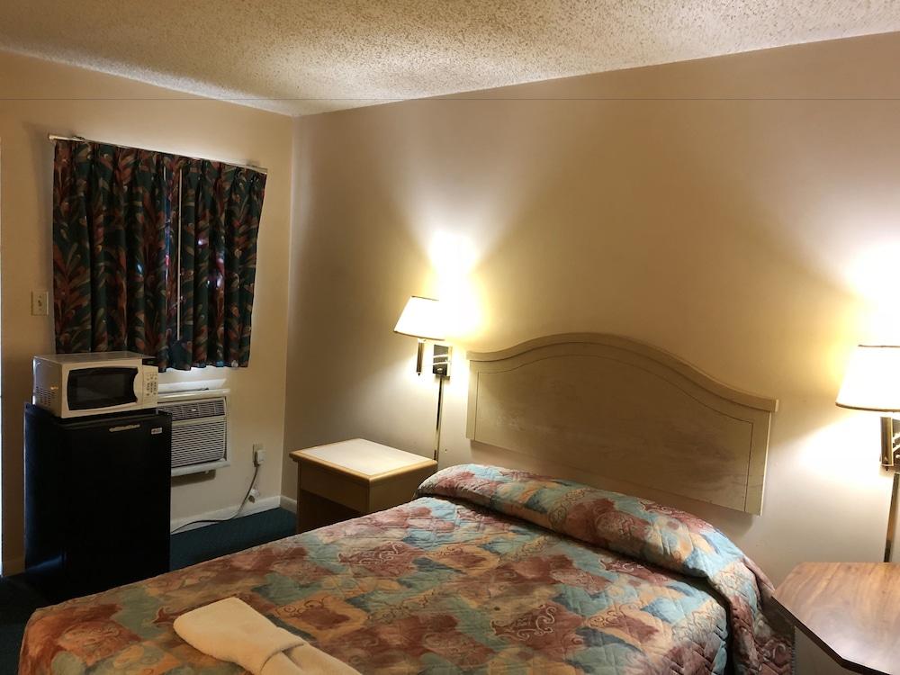 Red Maple Inn photo 11