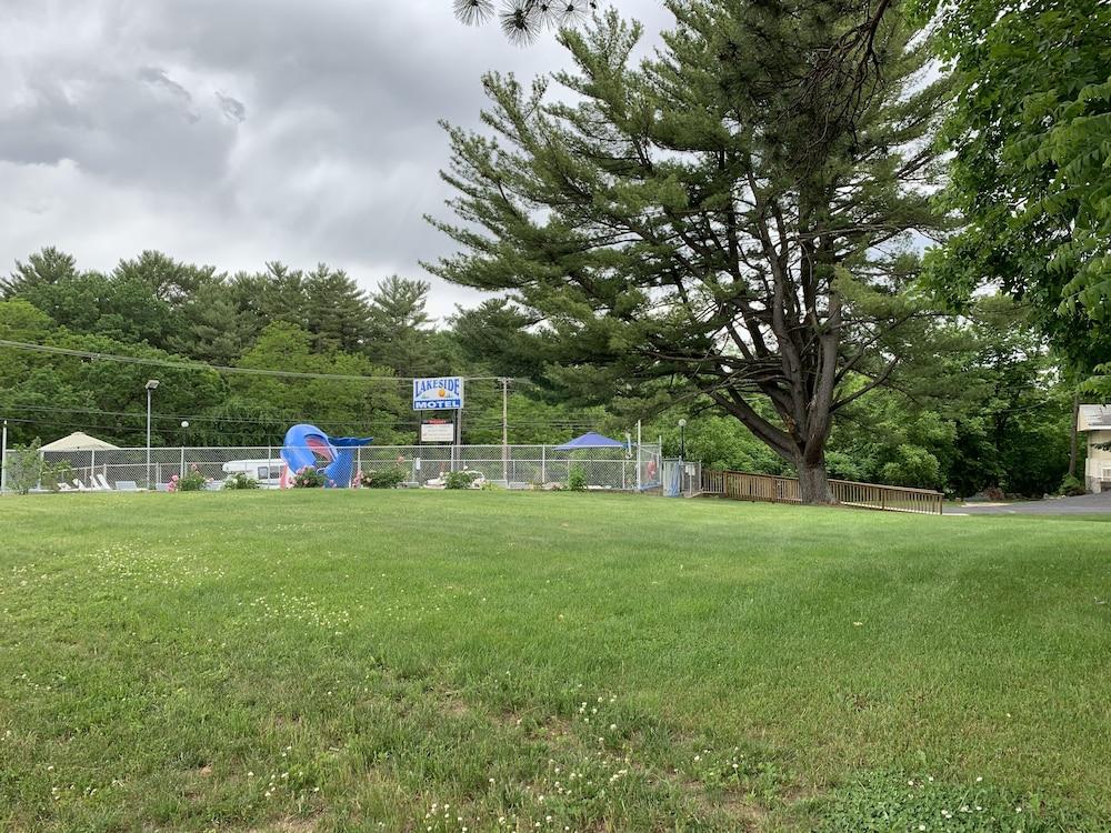 Lakeside Motel photo 38