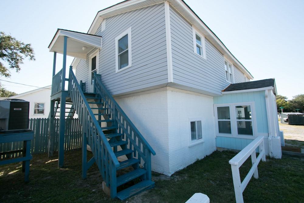 Outer Banks Motel - Village Accommodations photo 81