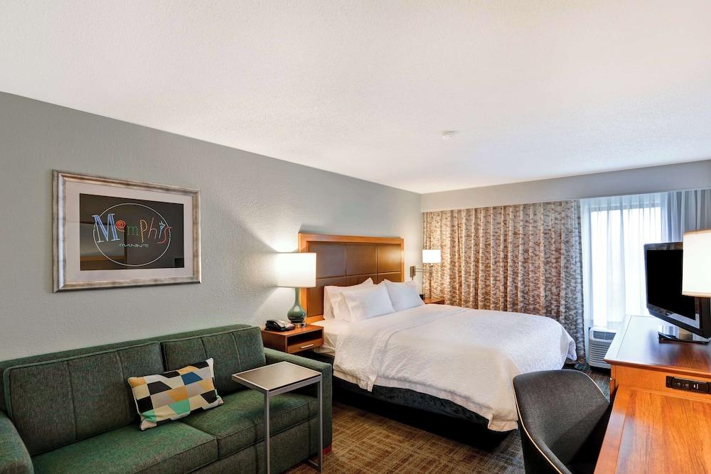 Hampton Inn Memphis-Poplar photo 17