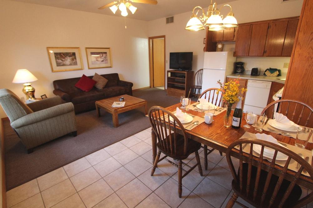 Roundhouse Resort photo 12
