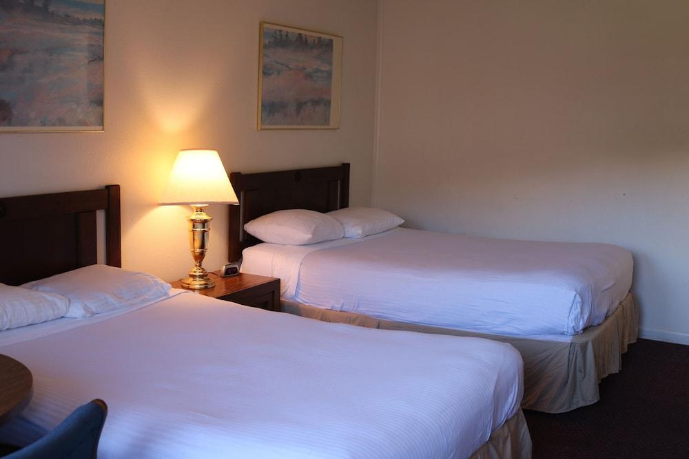 Friendship Inn photo 21