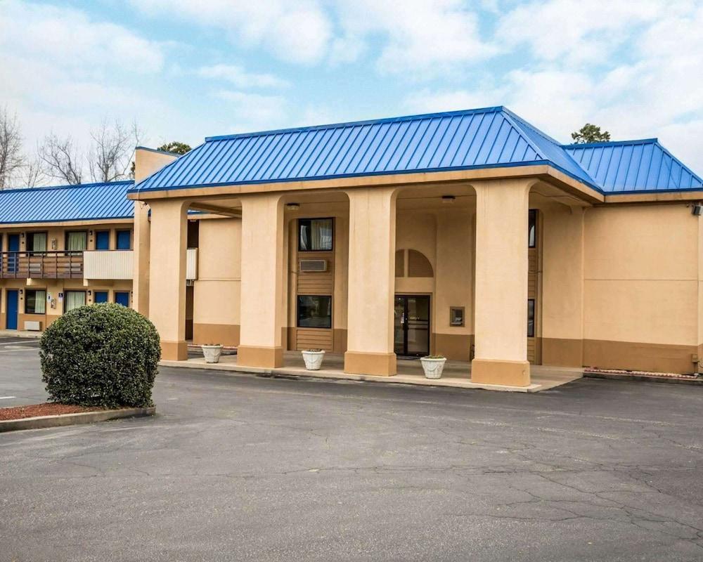 Rodeway Inn & Suites Plymouth Hwy 64 photo 40