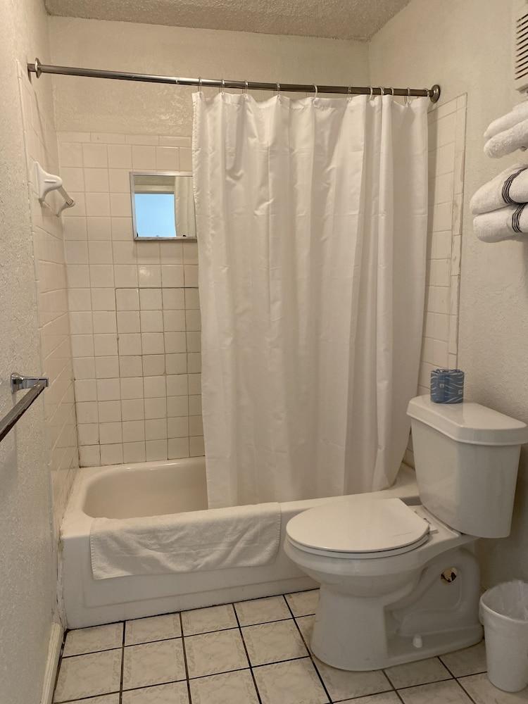 Champions Inn photo 35