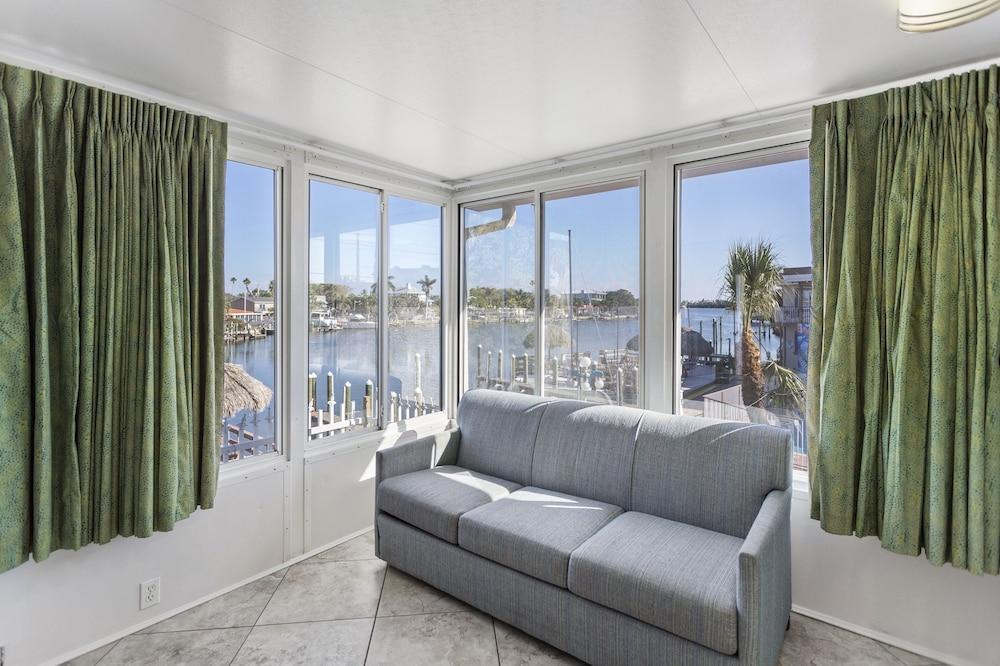 Bayview Plaza Waterfront Resort photo 77