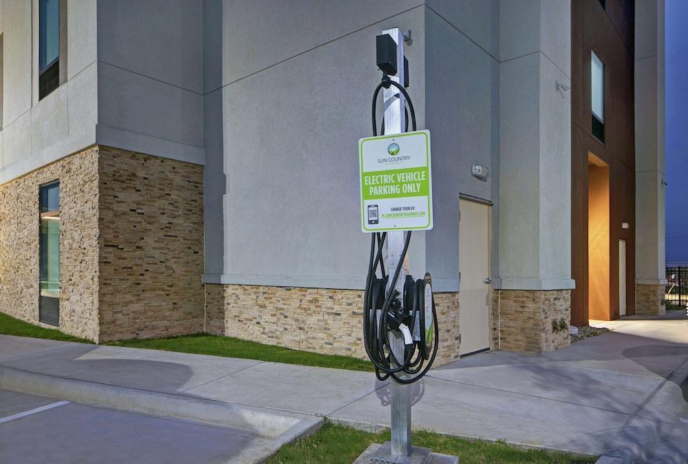 Hampton Inn Weslaco photo 36
