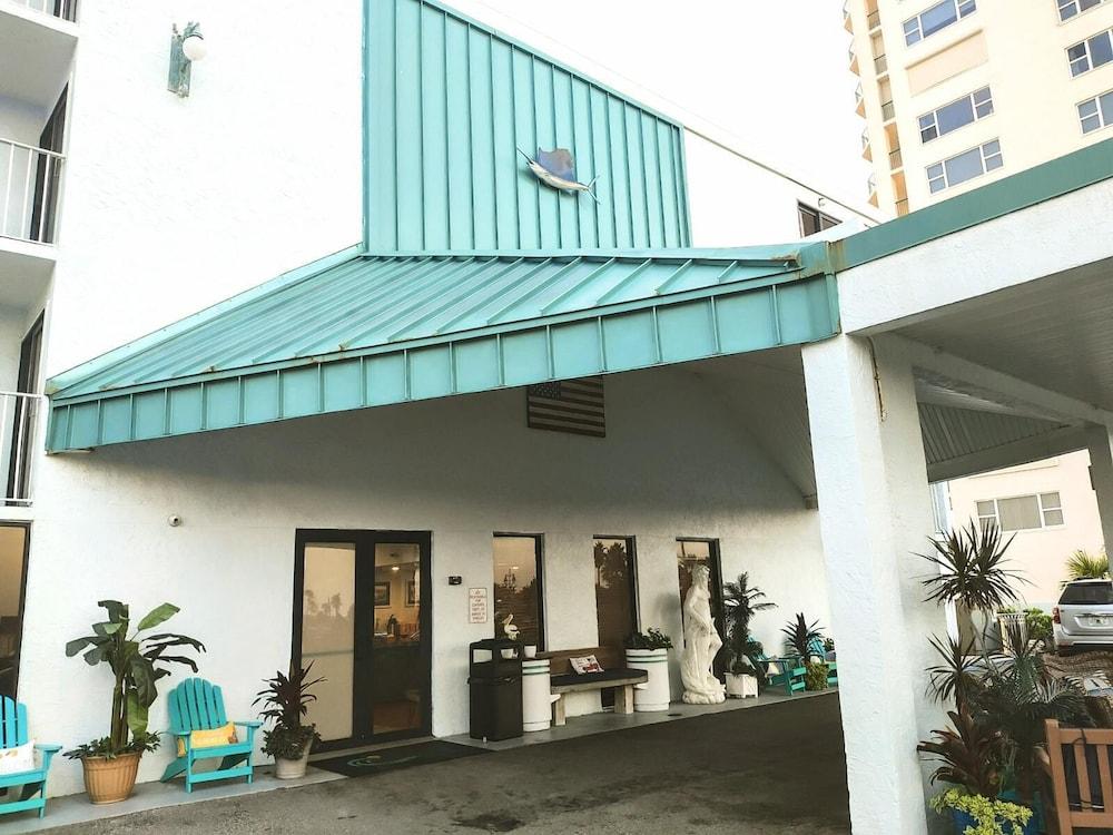 Beachside Hotel photo 64