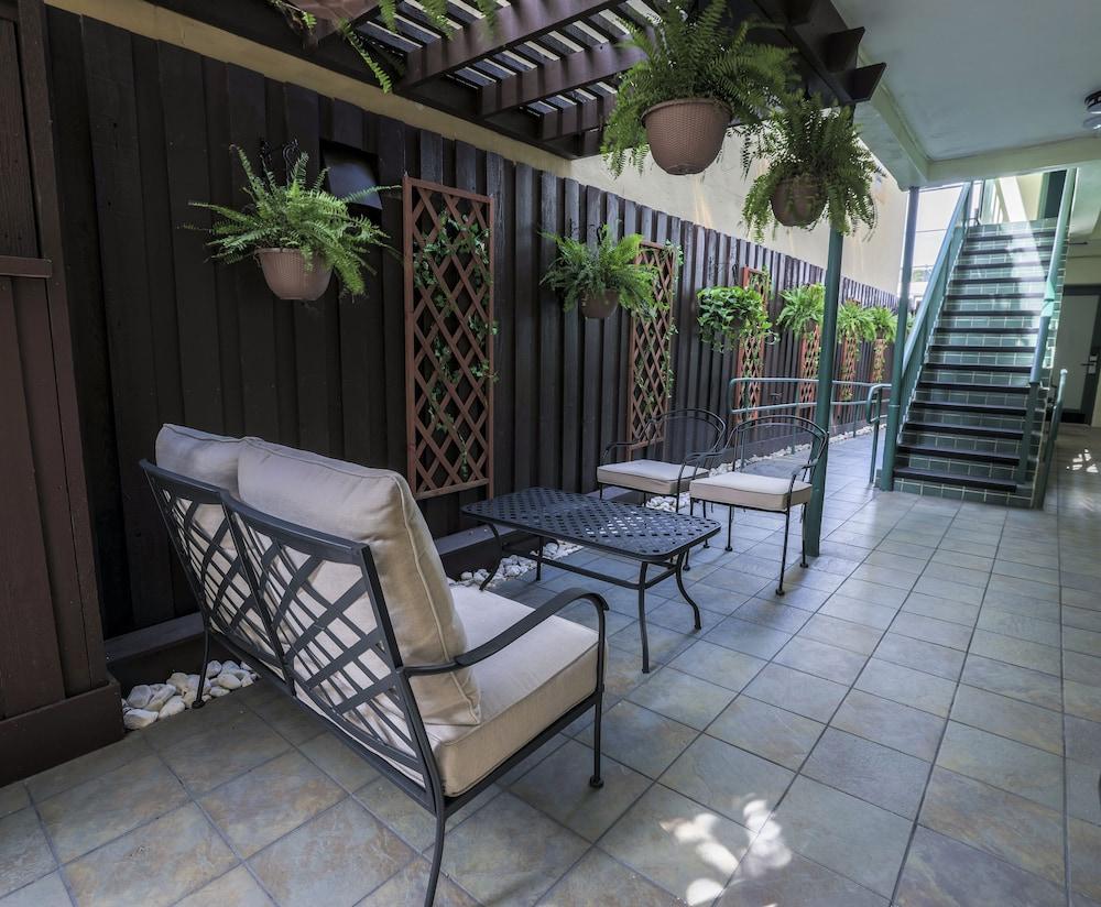 Suites on South Beach photo 6