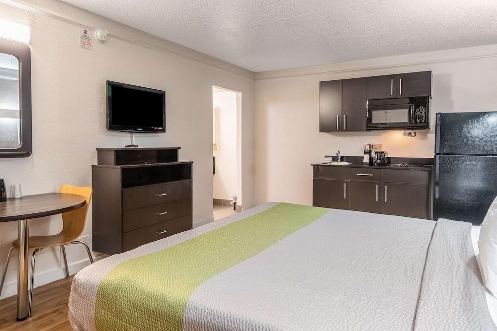 Studio 6 Fort Worth, TX - West Medical Center photo 20