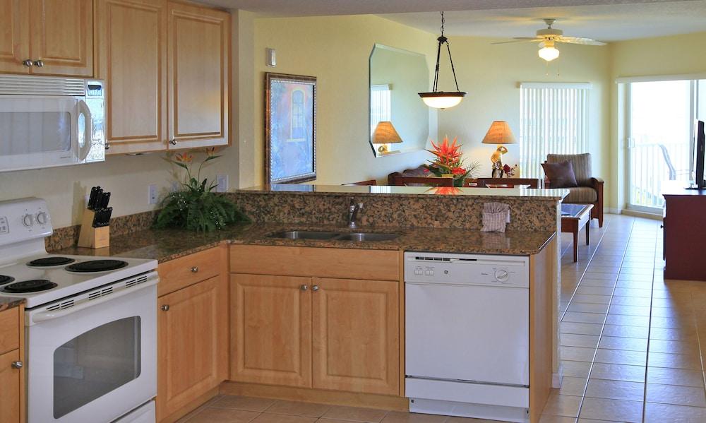 Sunset Vistas Two Bedroom Beachfront Suites photo 3