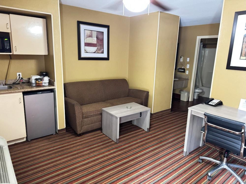 SureStay Hotel by Best Western Mt Pleasant photo 34