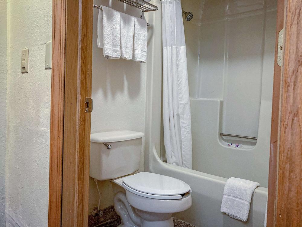 Motel 6 Elkhart, IN photo 19