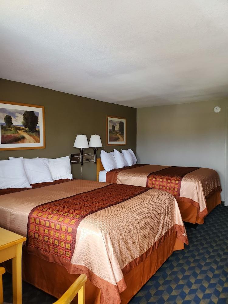 Budget Inn Express Douglas photo 5