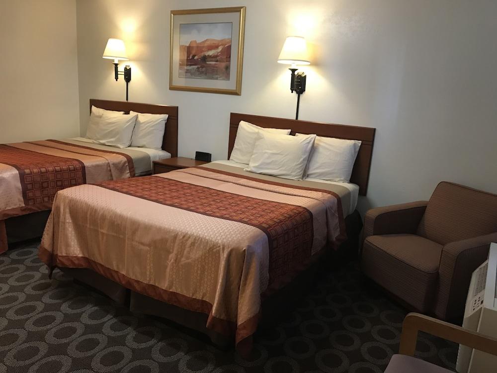 Canyonlands Motor Inn photo 37