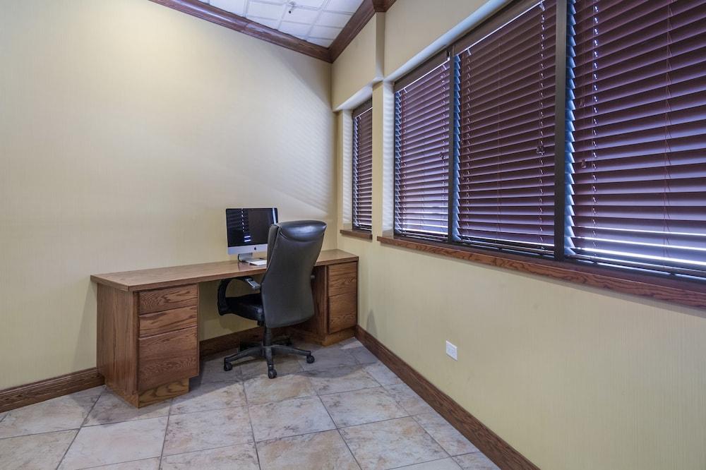 Badlands Inn & Suites photo 7