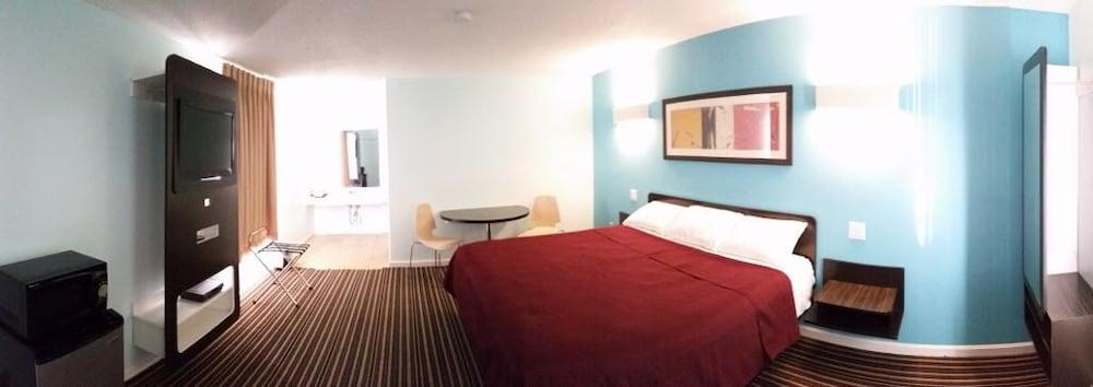 Relax Inn Motel photo 10