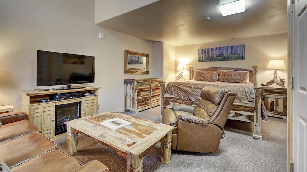 Eagle Fire Lodge & Cabins photo 75