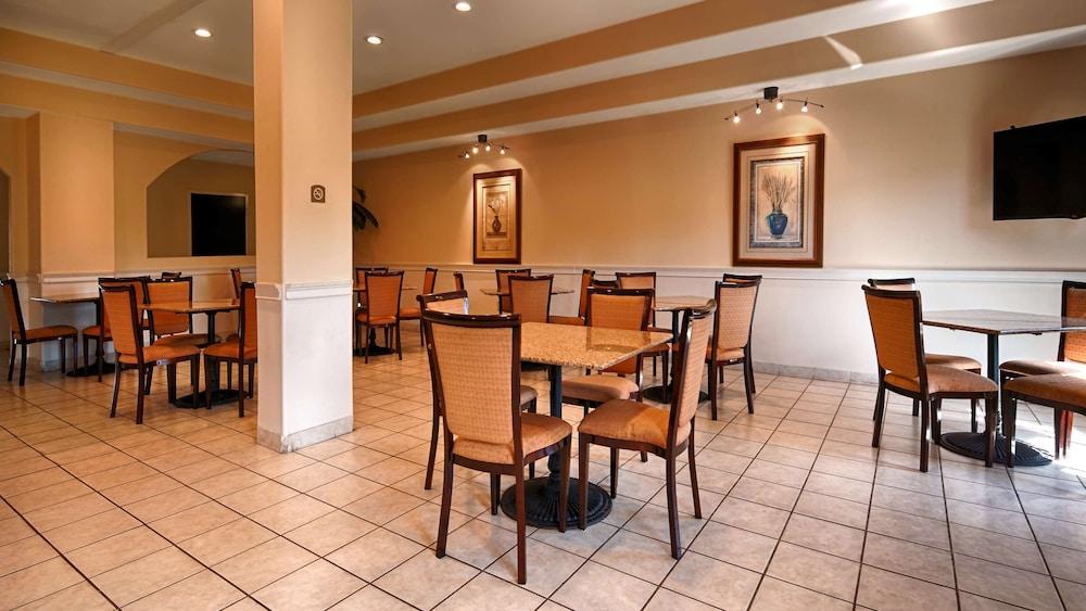 Best Western Plus Bass Hotel & Suites photo 28