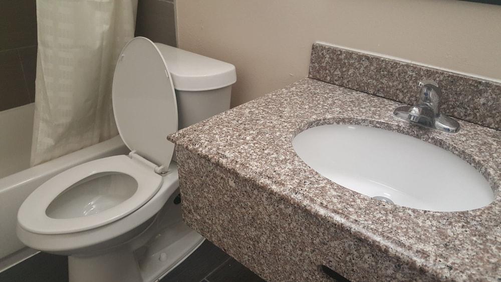Regency inn and Suites photo 14