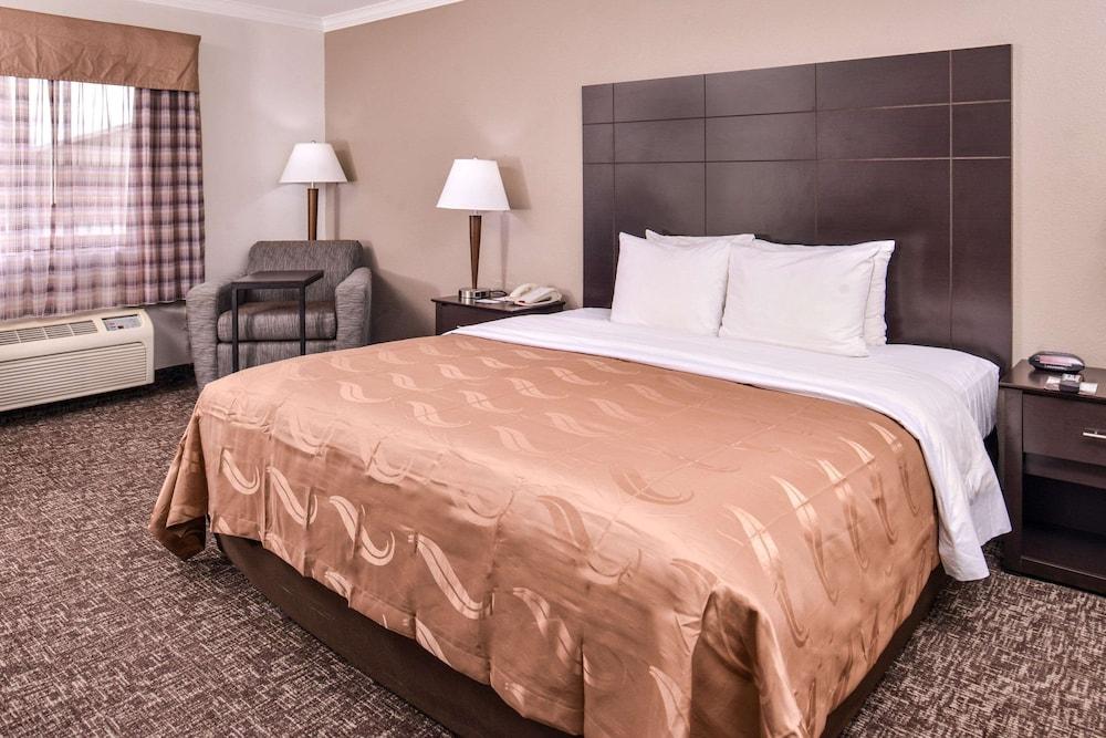 Quality Inn & Suites Beaumont photo 9