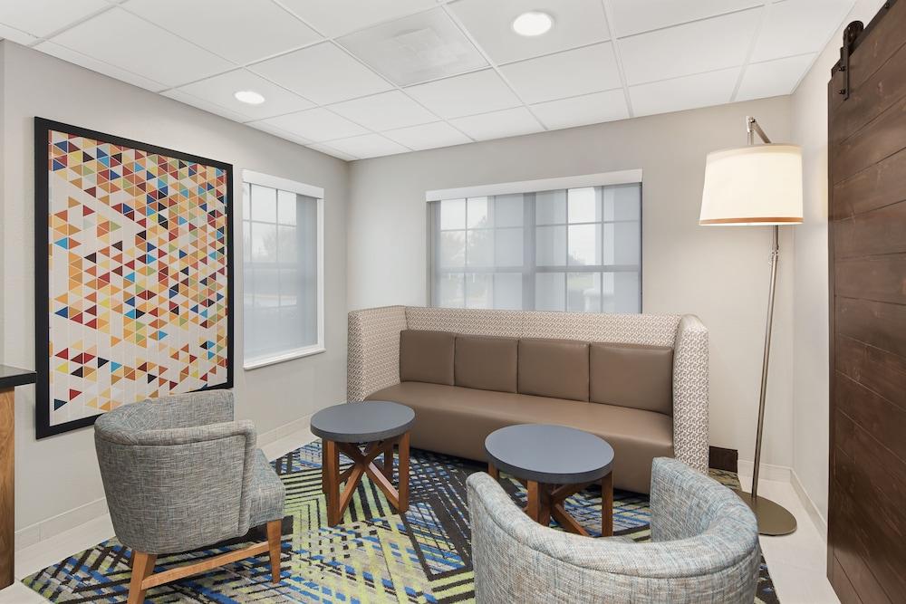 Holiday Inn Express & Suites Byron by IHG photo 15