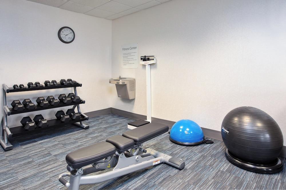Holiday Inn Express & Suites Buffalo by IHG photo 33
