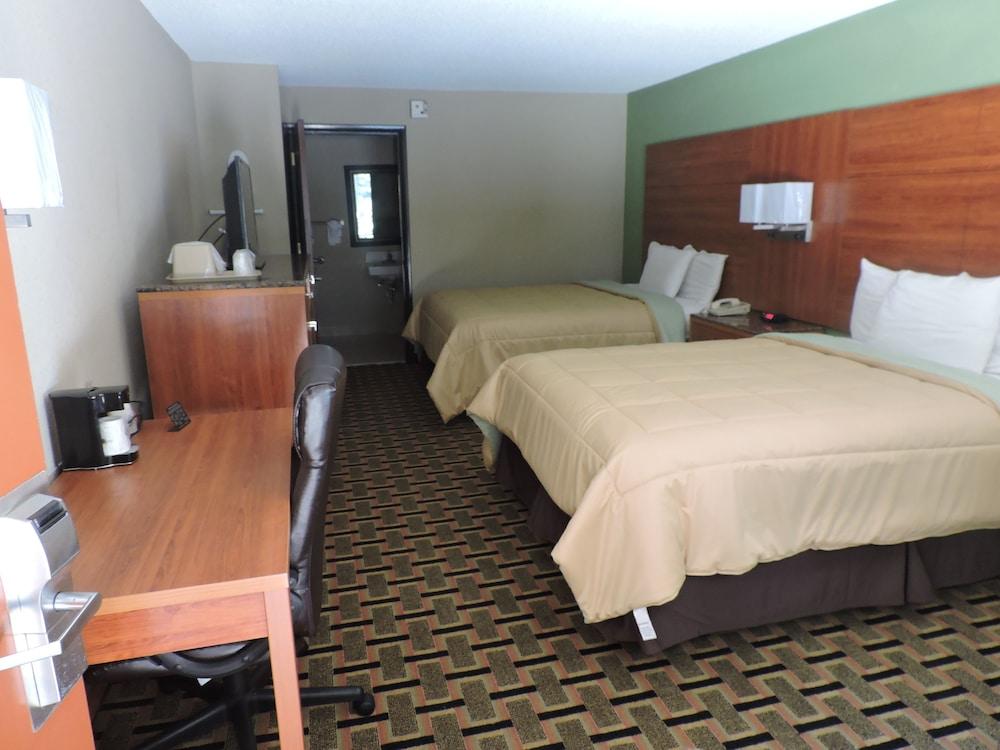 Days Inn by Wyndham Conover-Hickory photo 19